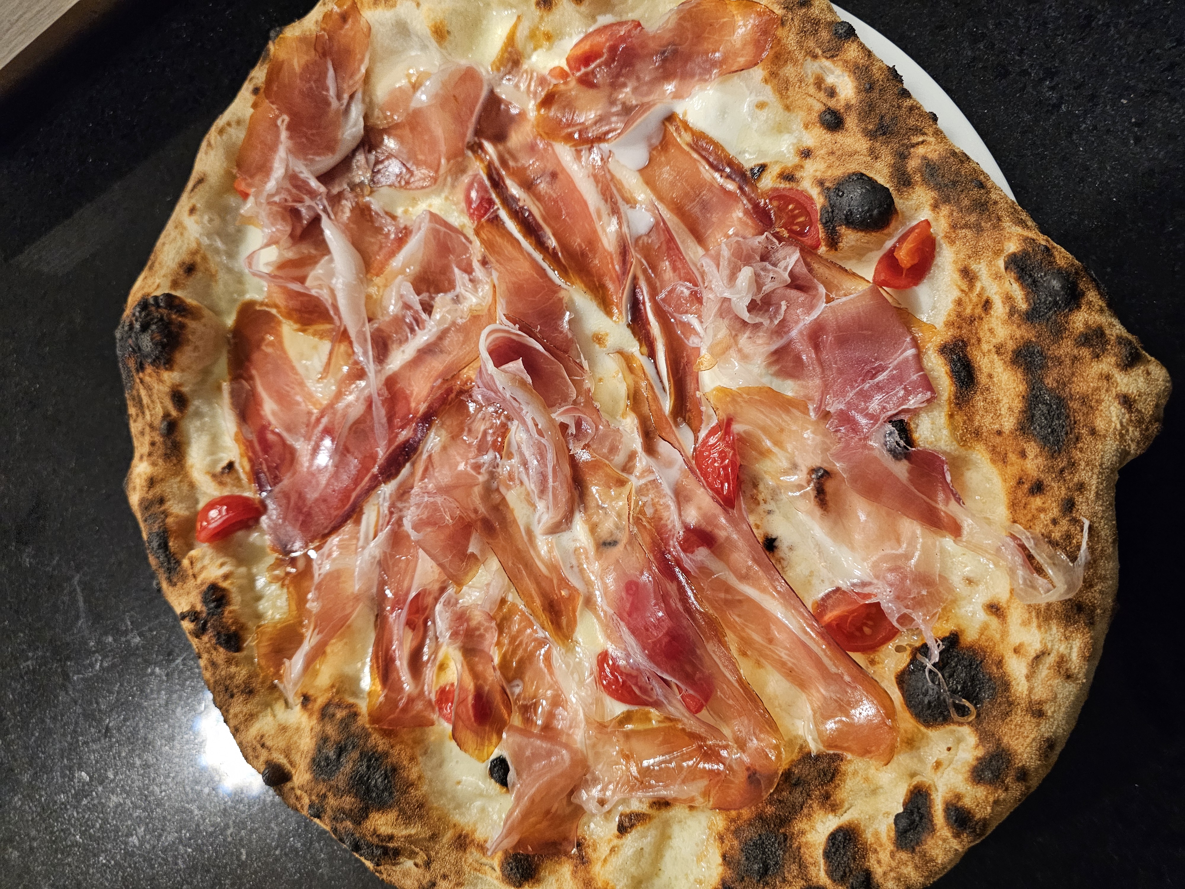 Pizza von Antica Napoli